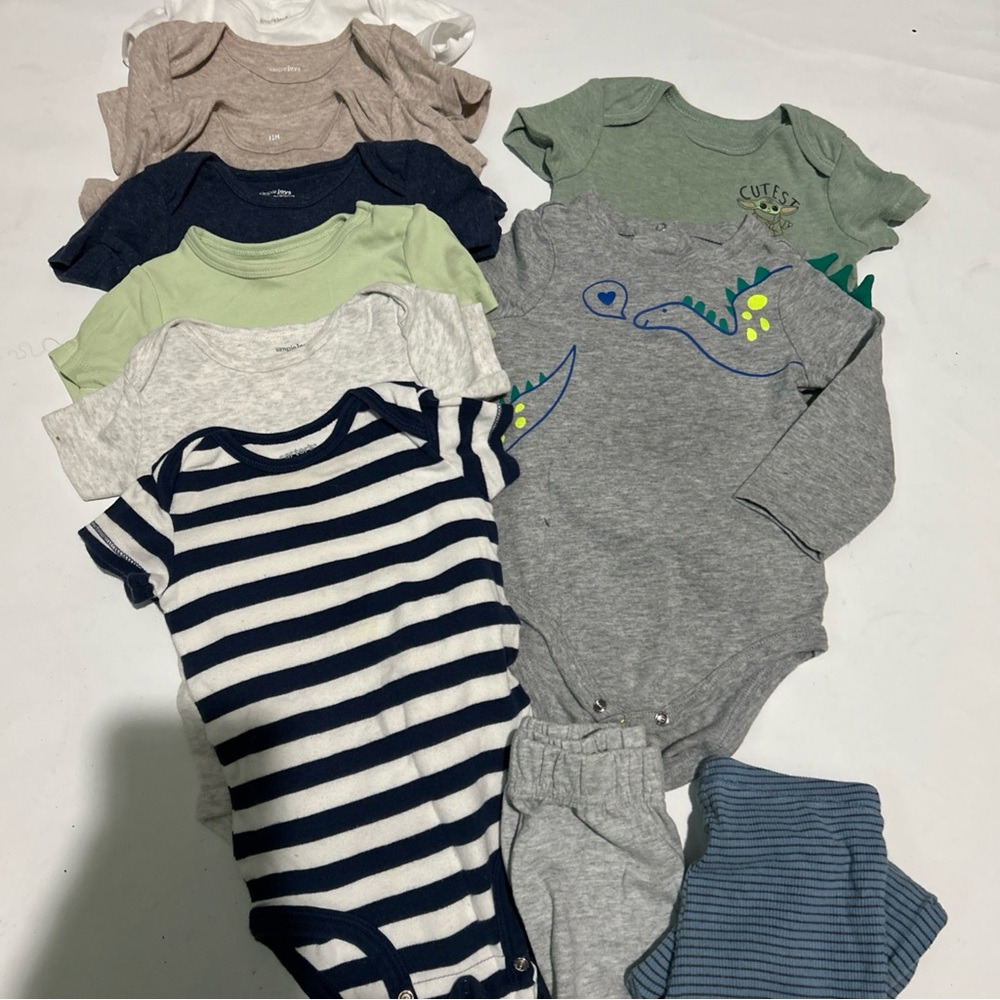 Lot of baby bodysuit short multicolor short/long sleeves short / joggers Sz 12 m